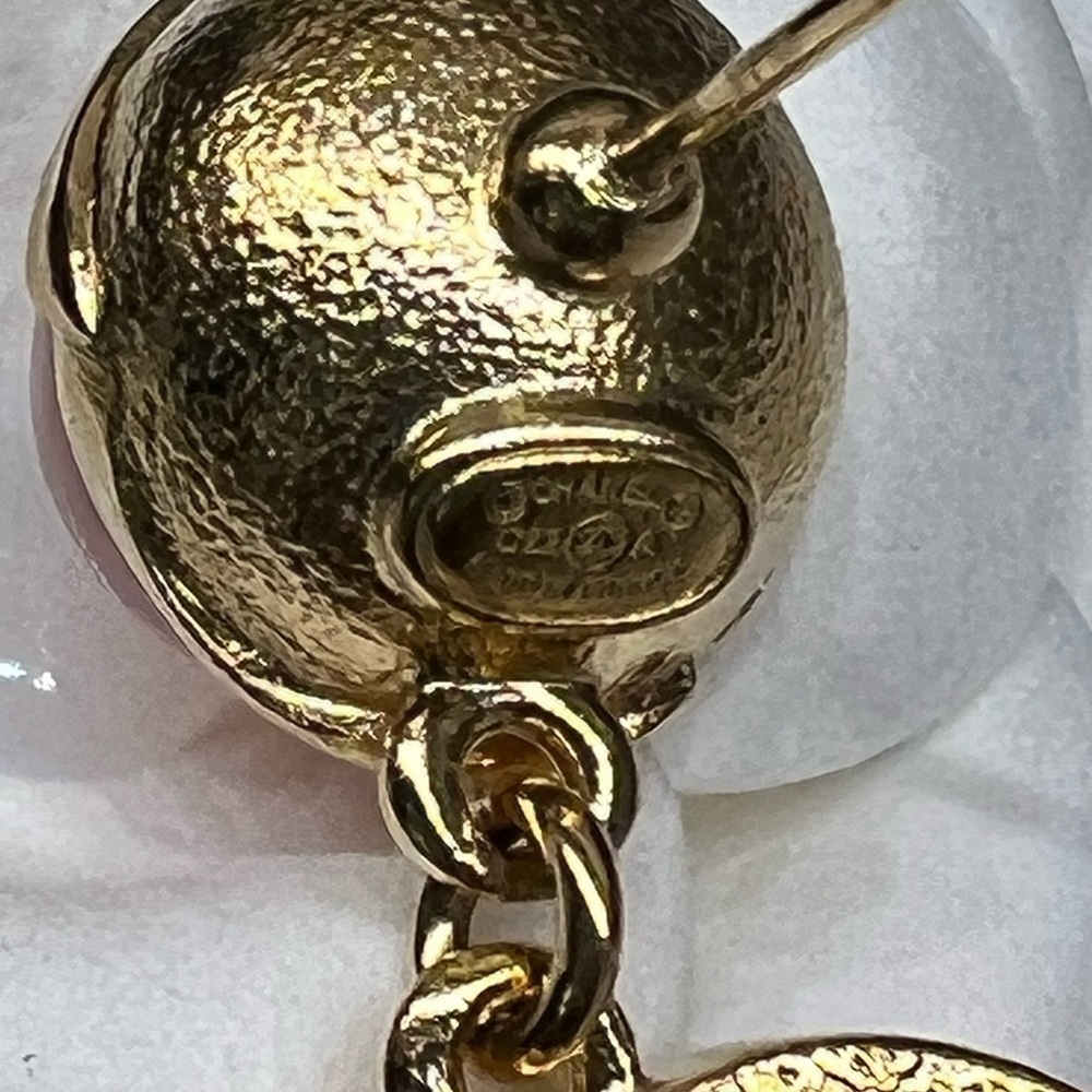 CHANEL 22A CC Logo Gold-tone Dangle Earrings: Pink Pearly W/ Crystals - Picture 12 of 13
